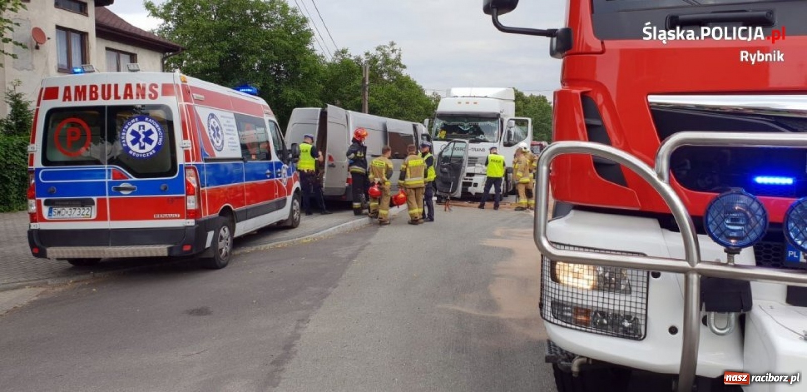 Zdjęcie w galerii na portalu naszraciborz.pl: Groźny wypadek w Nowej Wsi niedaleko Raciborza [FOTO i WIDEO] wiadomości z regionu