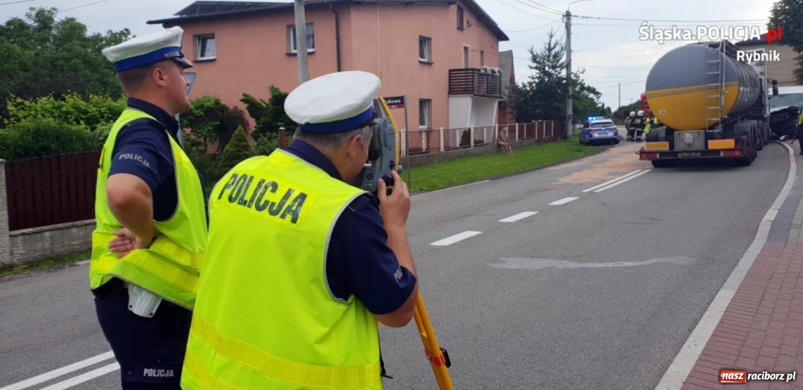 Zdjęcie w galerii na portalu naszraciborz.pl: Groźny wypadek w Nowej Wsi niedaleko Raciborza [FOTO i WIDEO] wiadomości z regionu