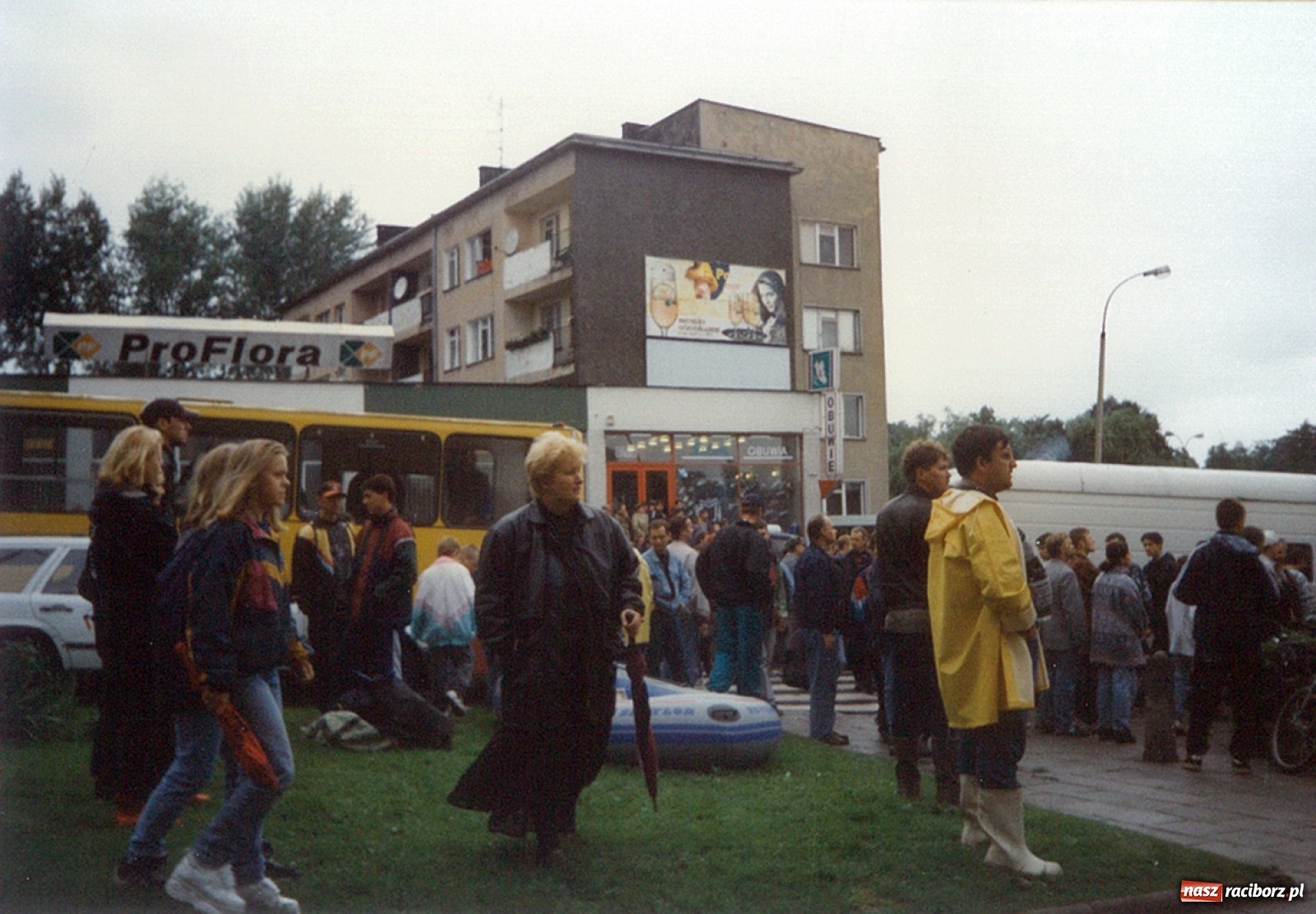 Zdjęcie w galerii na portalu naszraciborz.pl: Data zalania dworca w 1997 r. Kto ma rację - wiceminister czy prezydent? [FOTO Z 1997] wiadomości z regionu