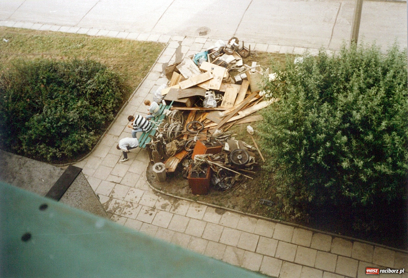 Zdjęcie w galerii na portalu naszraciborz.pl: Data zalania dworca w 1997 r. Kto ma rację - wiceminister czy prezydent? [FOTO Z 1997] wiadomości z regionu