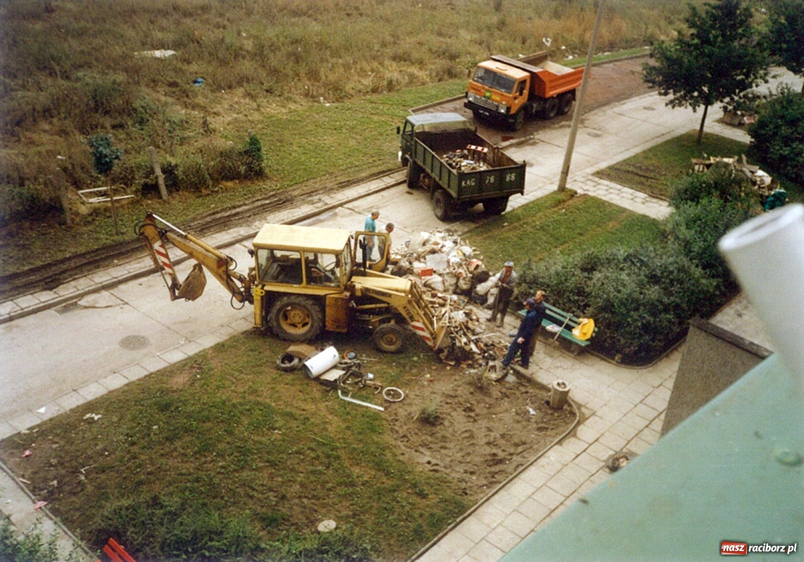 Zdjęcie w galerii na portalu naszraciborz.pl: Data zalania dworca w 1997 r. Kto ma rację - wiceminister czy prezydent? [FOTO Z 1997] wiadomości z regionu