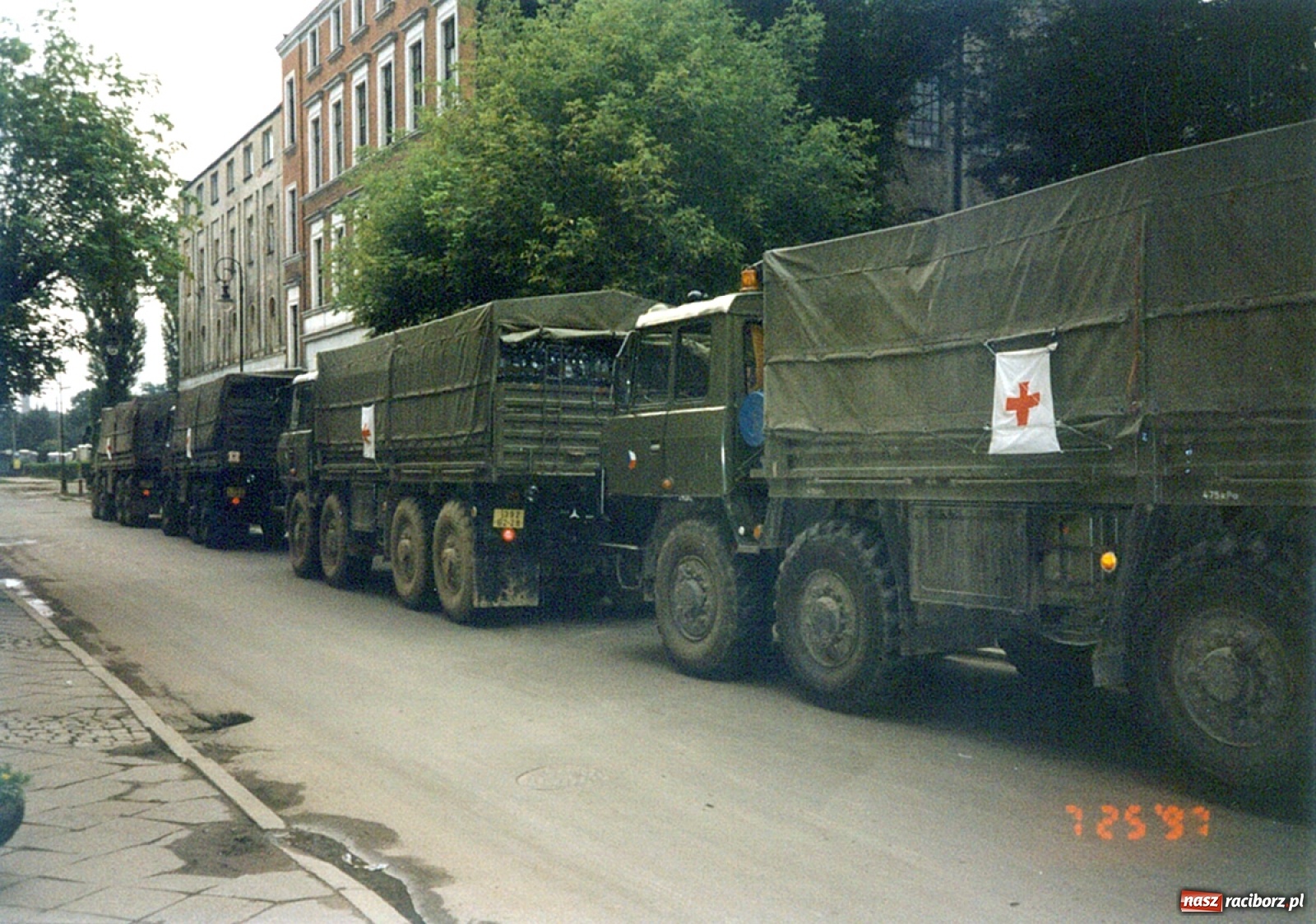 Zdjęcie w galerii na portalu naszraciborz.pl: Data zalania dworca w 1997 r. Kto ma rację - wiceminister czy prezydent? [FOTO Z 1997] wiadomości z regionu