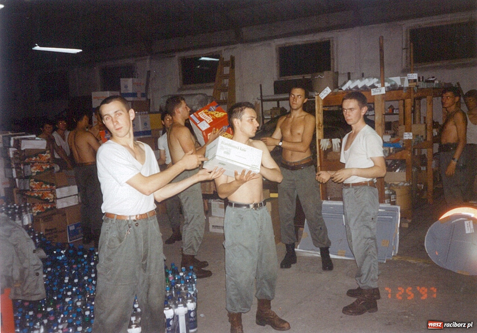 Zdjęcie w galerii na portalu naszraciborz.pl: Data zalania dworca w 1997 r. Kto ma rację - wiceminister czy prezydent? [FOTO Z 1997] wiadomości z regionu