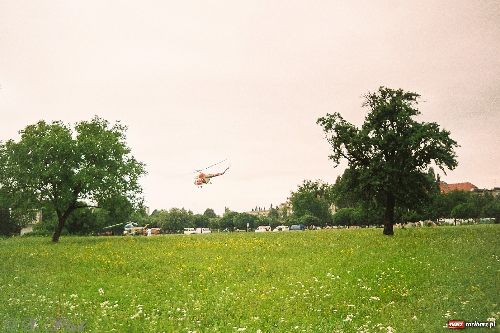 Zdjęcie w galerii na portalu naszraciborz.pl: Data zalania dworca w 1997 r. Kto ma rację - wiceminister czy prezydent? [FOTO Z 1997] wiadomości z regionu