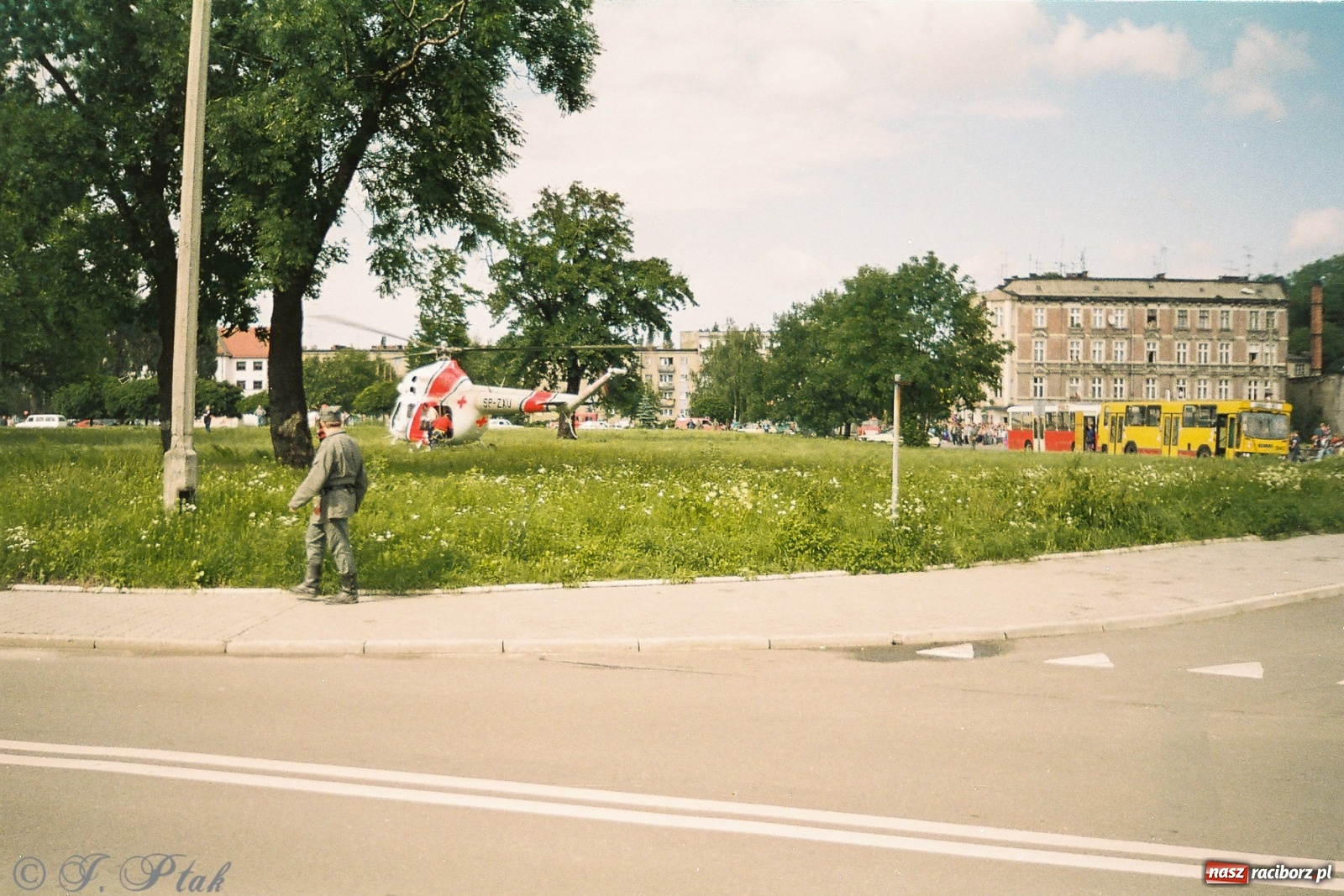 Zdjęcie w galerii na portalu naszraciborz.pl: Data zalania dworca w 1997 r. Kto ma rację - wiceminister czy prezydent? [FOTO Z 1997] wiadomości z regionu
