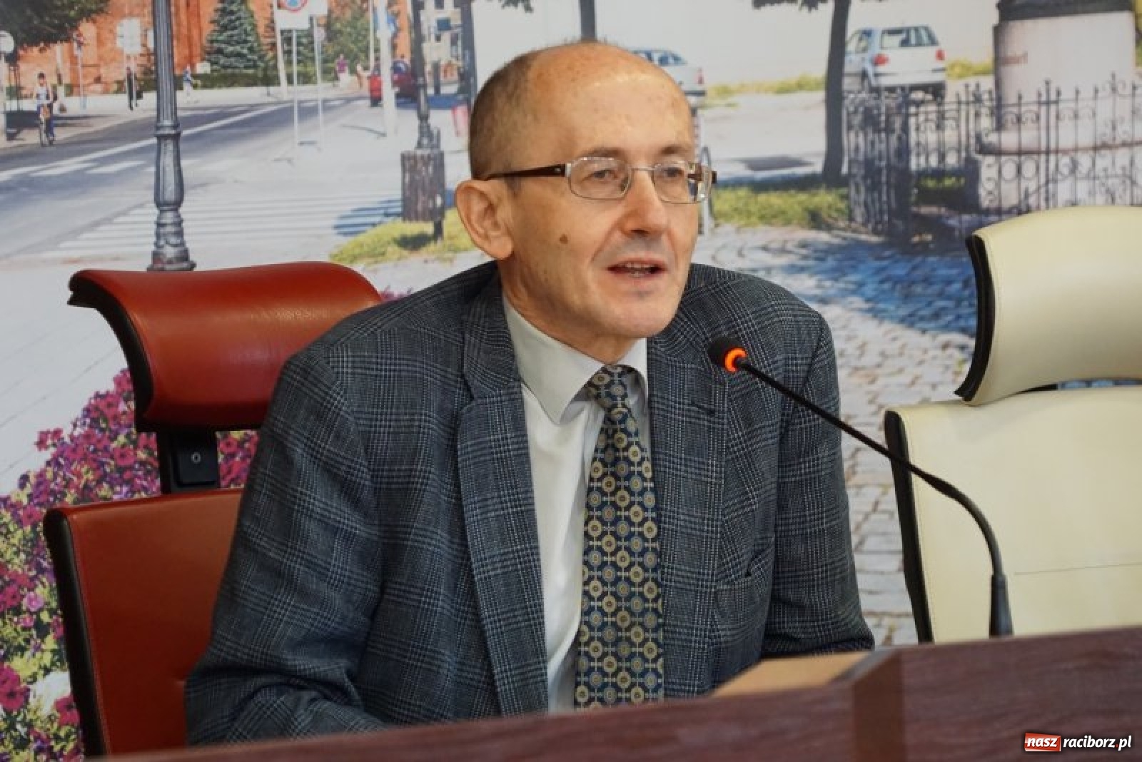 Zdjęcie w galerii na portalu naszraciborz.pl: Miasto Racibórz okiem stratega. Prezydent zanotował jego uwagi wiadomości z regionu