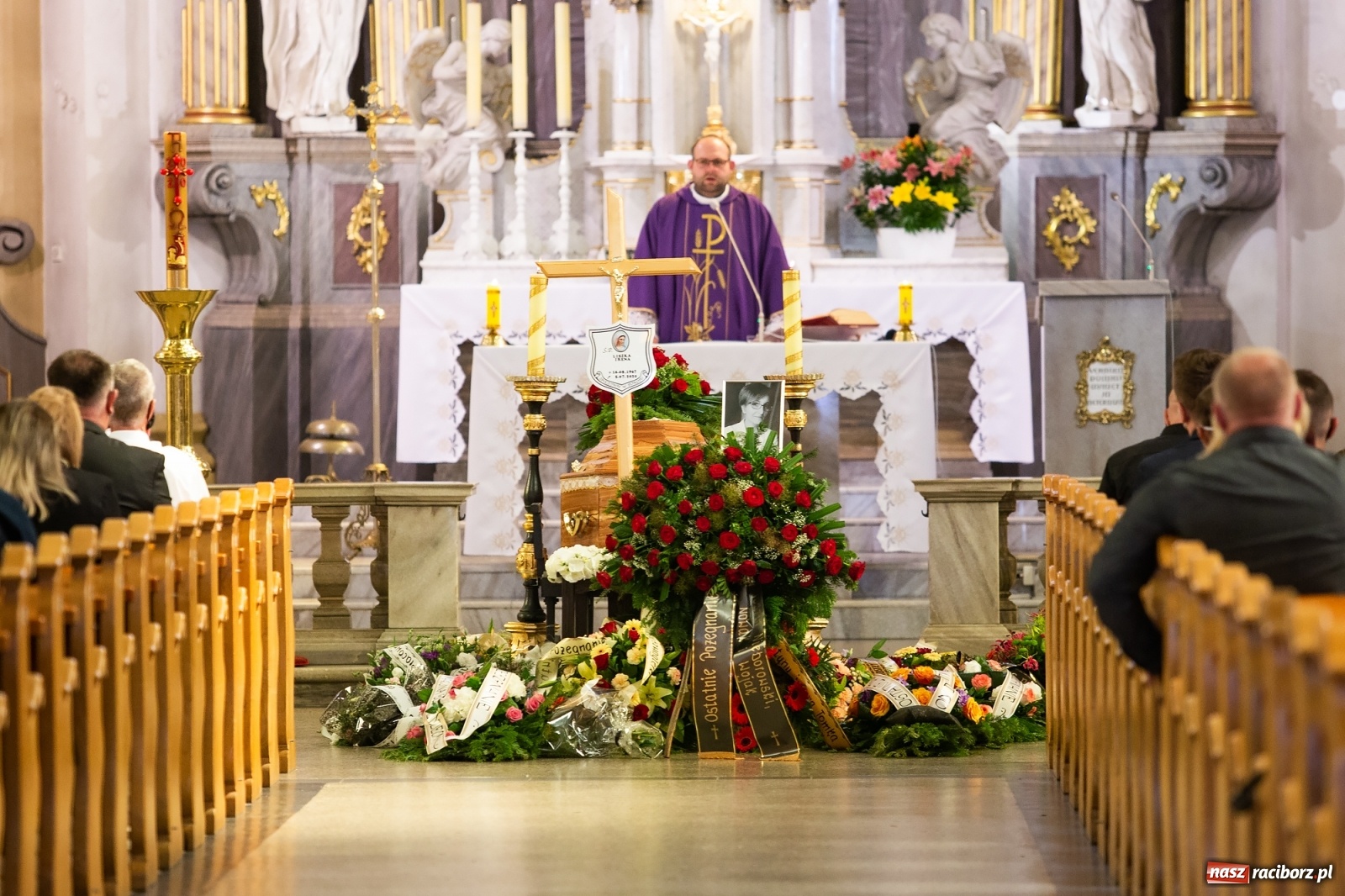 Zdjęcie w galerii na portalu naszraciborz.pl: Ostatnie pożegnanie śp. Ireny Liszki, zmarłej skarbnik gm. Krzanowice [FOTO] wiadomości z regionu
