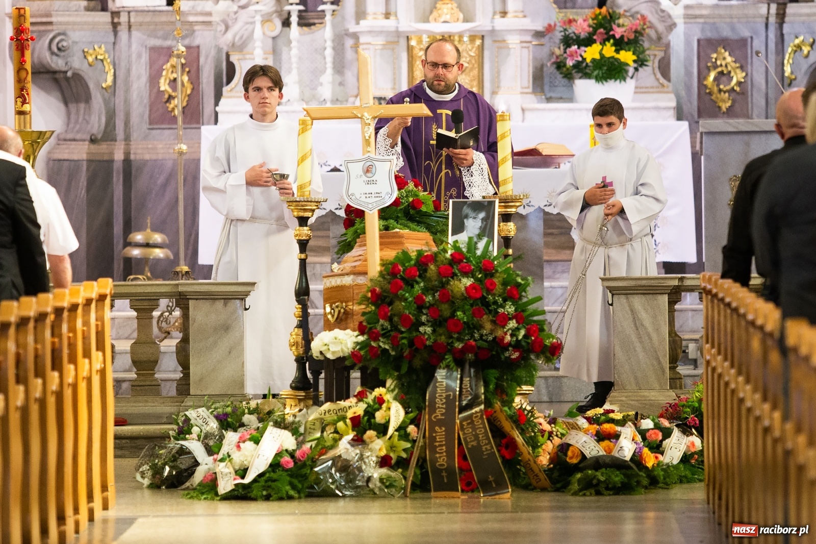 Zdjęcie w galerii na portalu naszraciborz.pl: Ostatnie pożegnanie śp. Ireny Liszki, zmarłej skarbnik gm. Krzanowice [FOTO] wiadomości z regionu