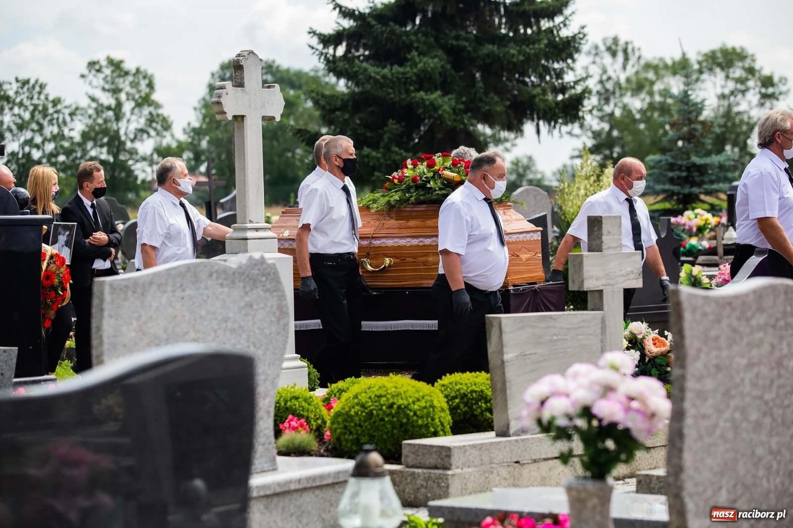 Zdjęcie w galerii na portalu naszraciborz.pl: Ostatnie pożegnanie śp. Ireny Liszki, zmarłej skarbnik gm. Krzanowice [FOTO] wiadomości z regionu