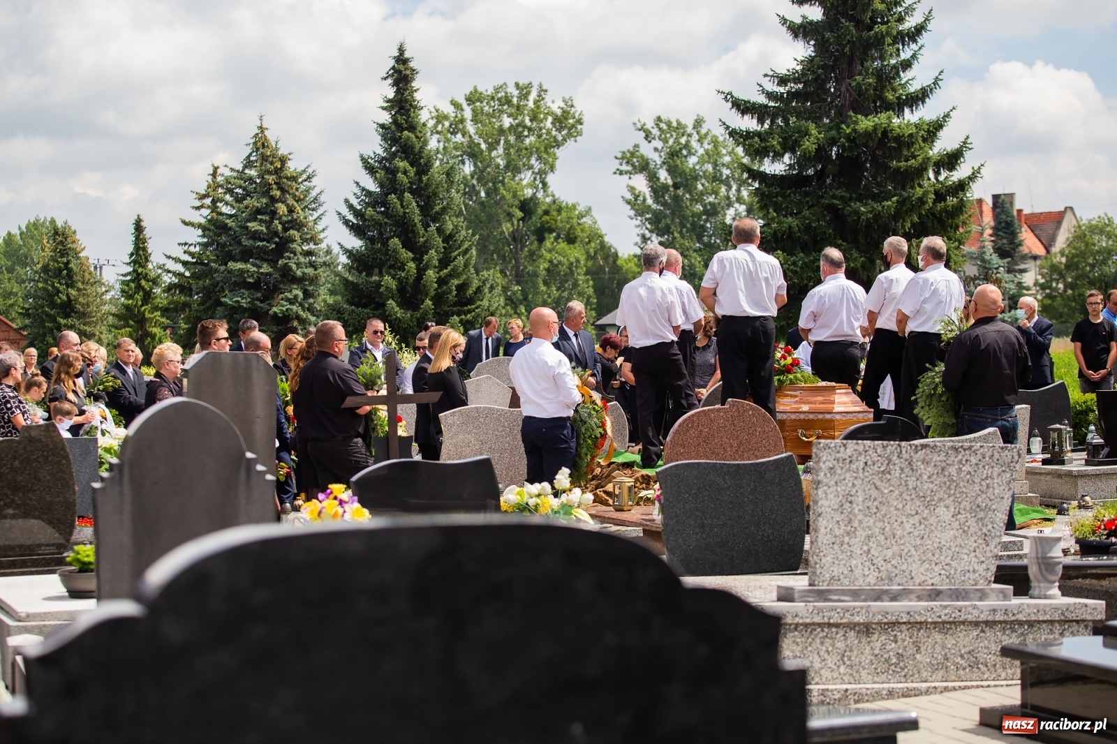Zdjęcie w galerii na portalu naszraciborz.pl: Ostatnie pożegnanie śp. Ireny Liszki, zmarłej skarbnik gm. Krzanowice [FOTO] wiadomości z regionu