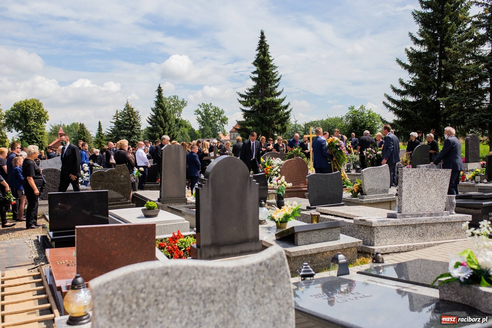Zdjęcie w galerii na portalu naszraciborz.pl: Ostatnie pożegnanie śp. Ireny Liszki, zmarłej skarbnik gm. Krzanowice [FOTO] wiadomości z regionu