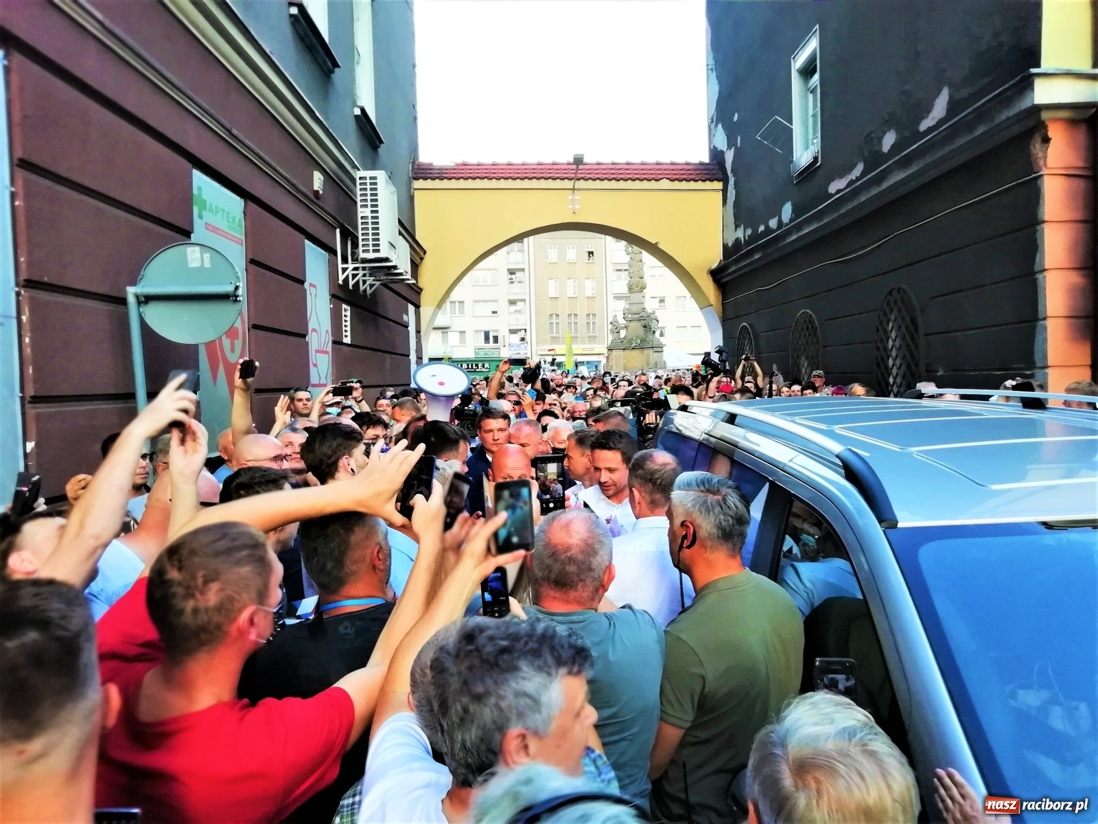 Zdjęcie w galerii na portalu naszraciborz.pl: Prezydent Raciborza zdradził kogo poprze w wyborach na urząd Prezydenta RP wiadomości z regionu