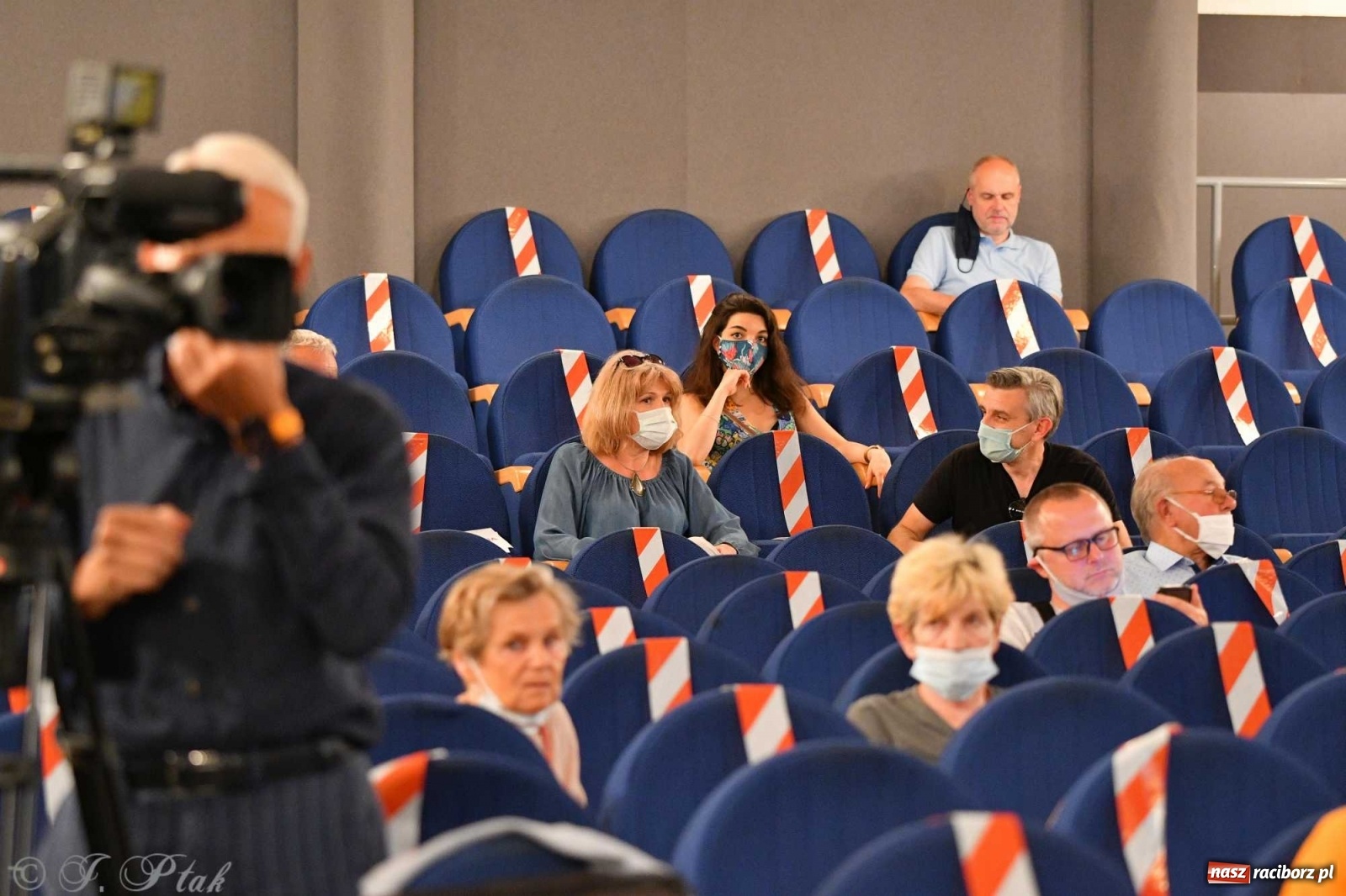 Zdjęcie w galerii na portalu naszraciborz.pl: Migalski vs Zybertowicz. Wyborcza debata w Strzesze [FOTO i WIDEO] wiadomości z regionu