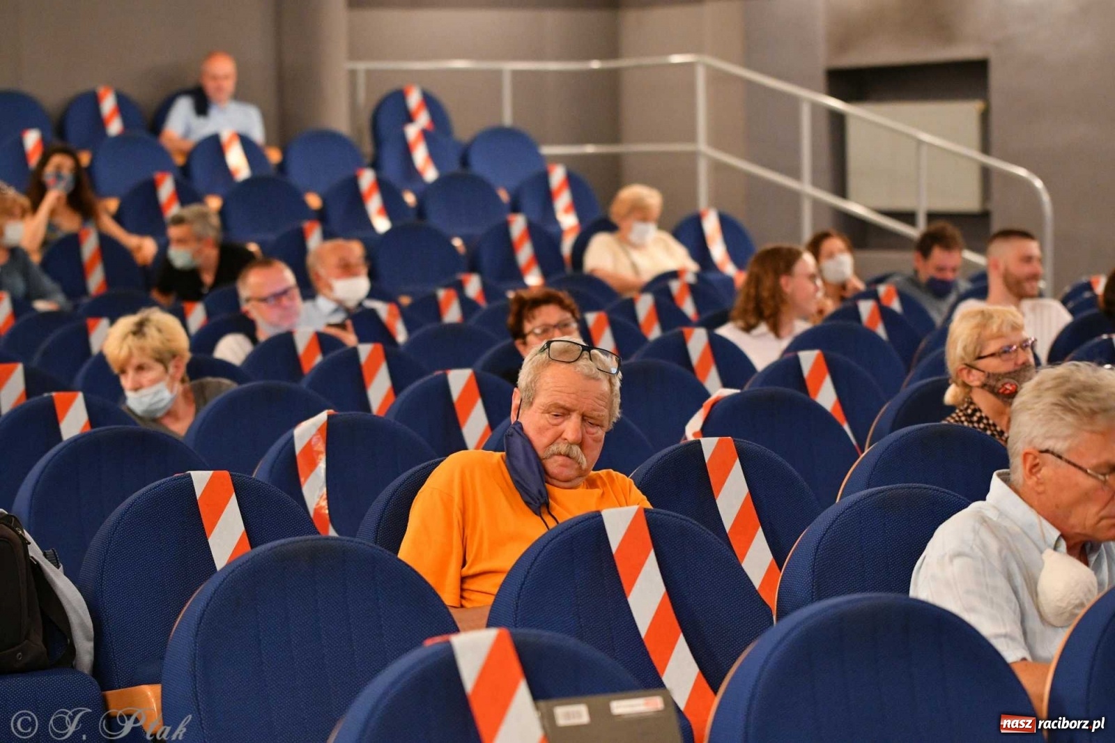 Zdjęcie w galerii na portalu naszraciborz.pl: Migalski vs Zybertowicz. Wyborcza debata w Strzesze [FOTO i WIDEO] wiadomości z regionu