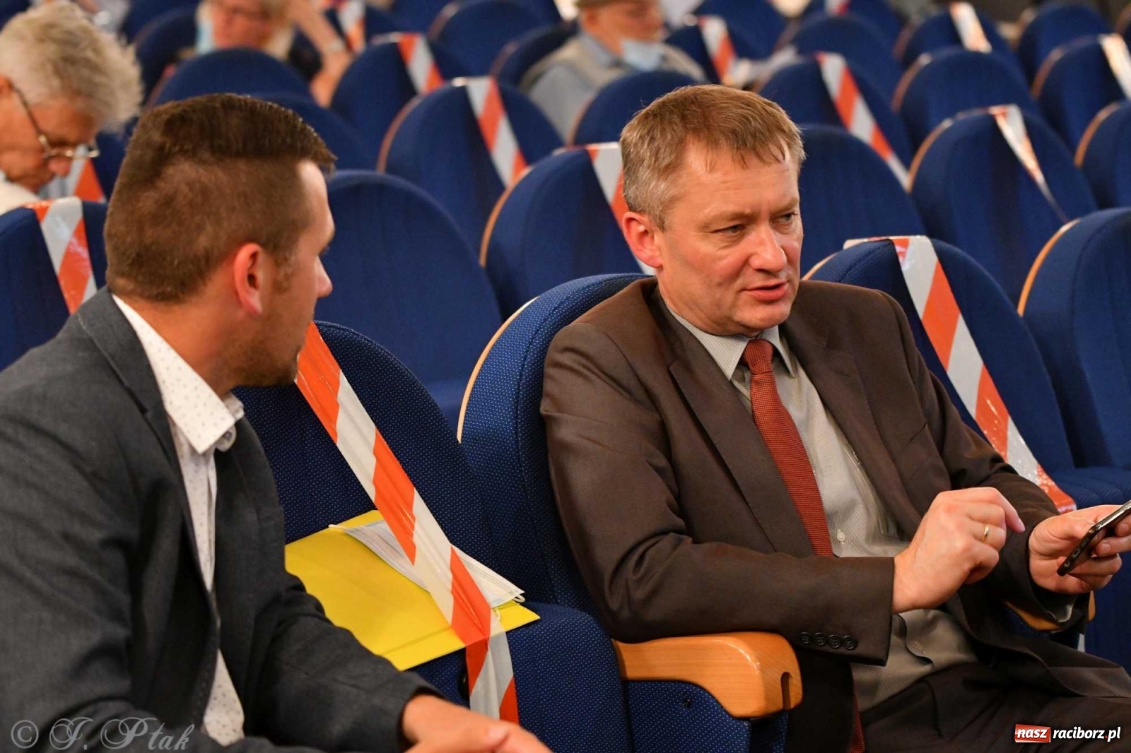 Zdjęcie w galerii na portalu naszraciborz.pl: Migalski vs Zybertowicz. Wyborcza debata w Strzesze [FOTO i WIDEO] wiadomości z regionu