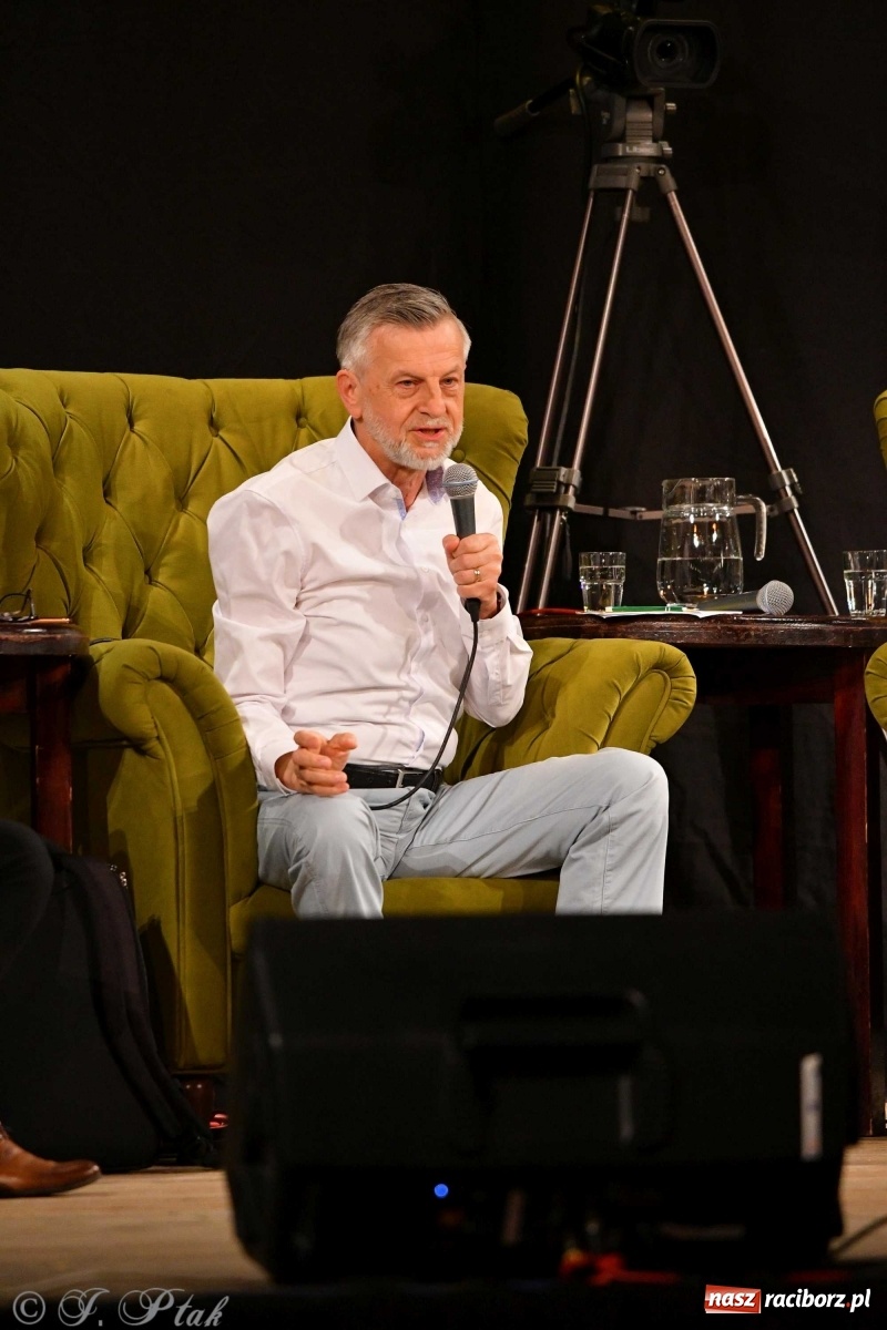 Zdjęcie w galerii na portalu naszraciborz.pl: Migalski vs Zybertowicz. Wyborcza debata w Strzesze [FOTO i WIDEO] wiadomości z regionu