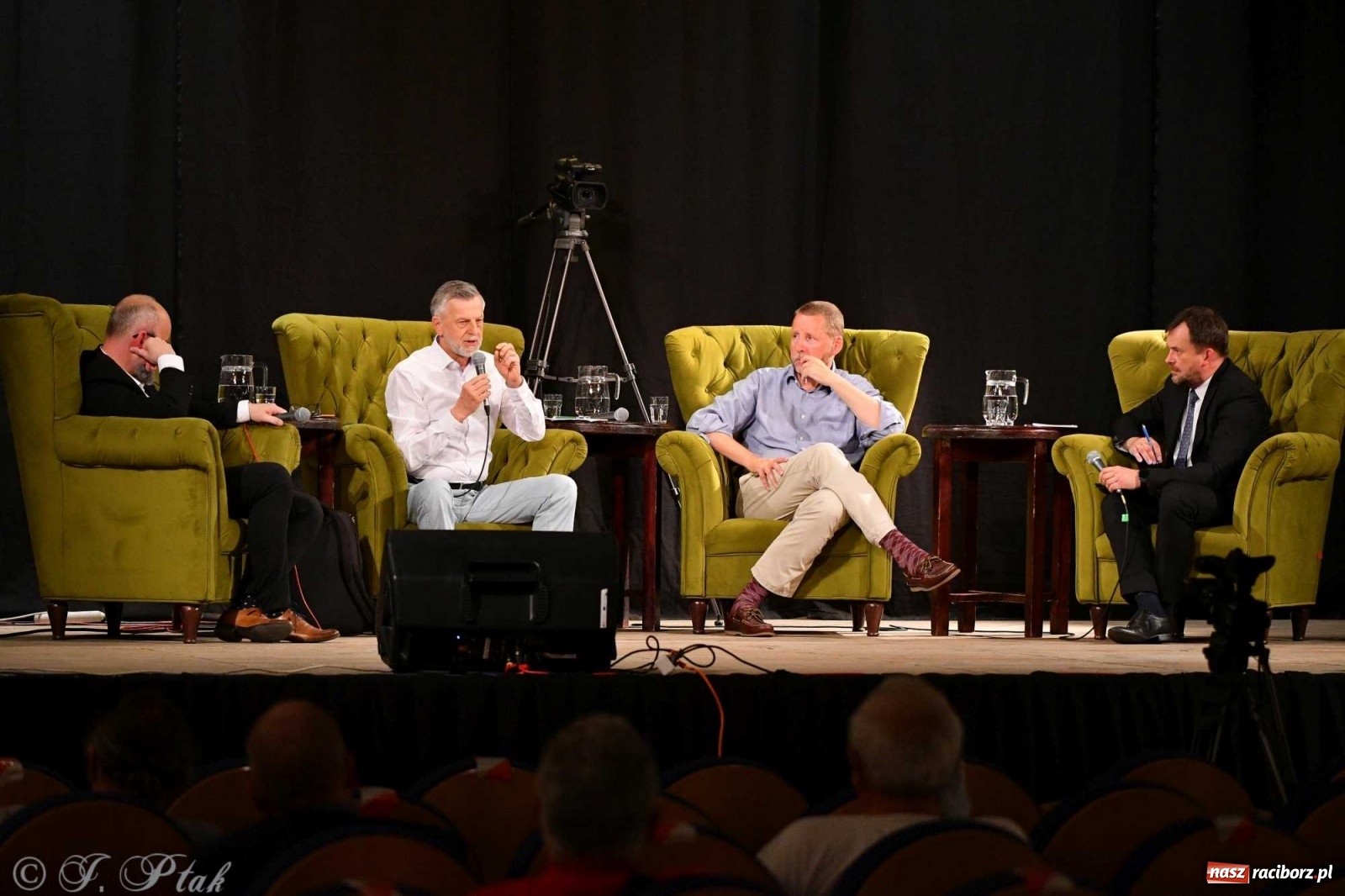 Zdjęcie w galerii na portalu naszraciborz.pl: Migalski vs Zybertowicz. Wyborcza debata w Strzesze [FOTO i WIDEO] wiadomości z regionu