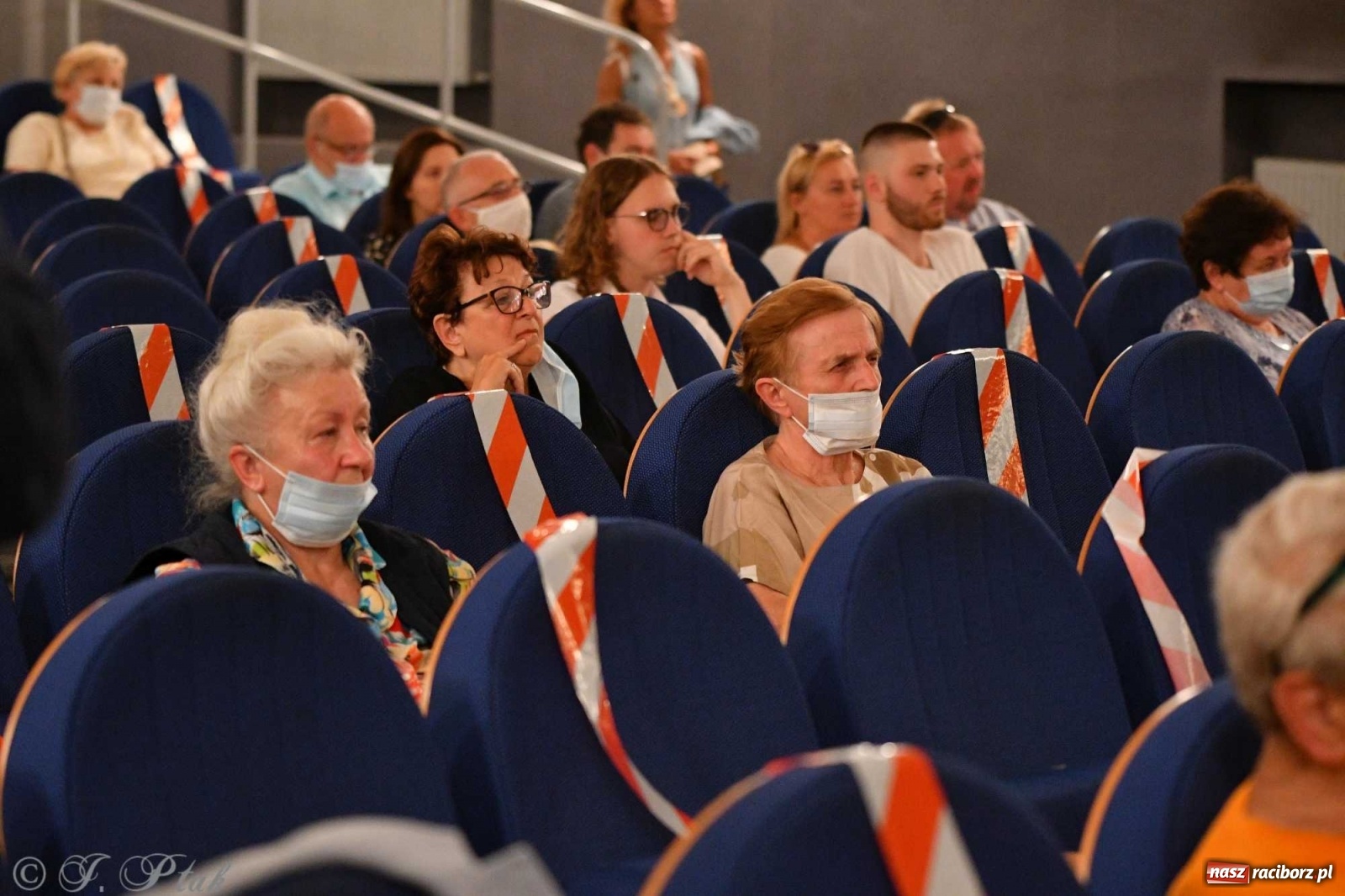 Zdjęcie w galerii na portalu naszraciborz.pl: Migalski vs Zybertowicz. Wyborcza debata w Strzesze [FOTO i WIDEO] wiadomości z regionu