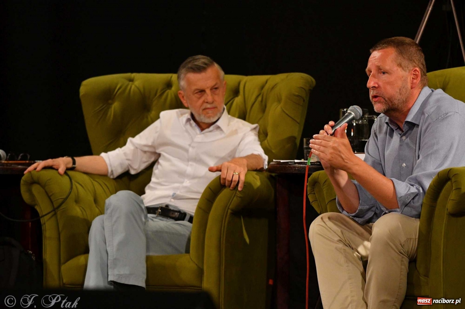 Zdjęcie w galerii na portalu naszraciborz.pl: Migalski vs Zybertowicz. Wyborcza debata w Strzesze [FOTO i WIDEO] wiadomości z regionu