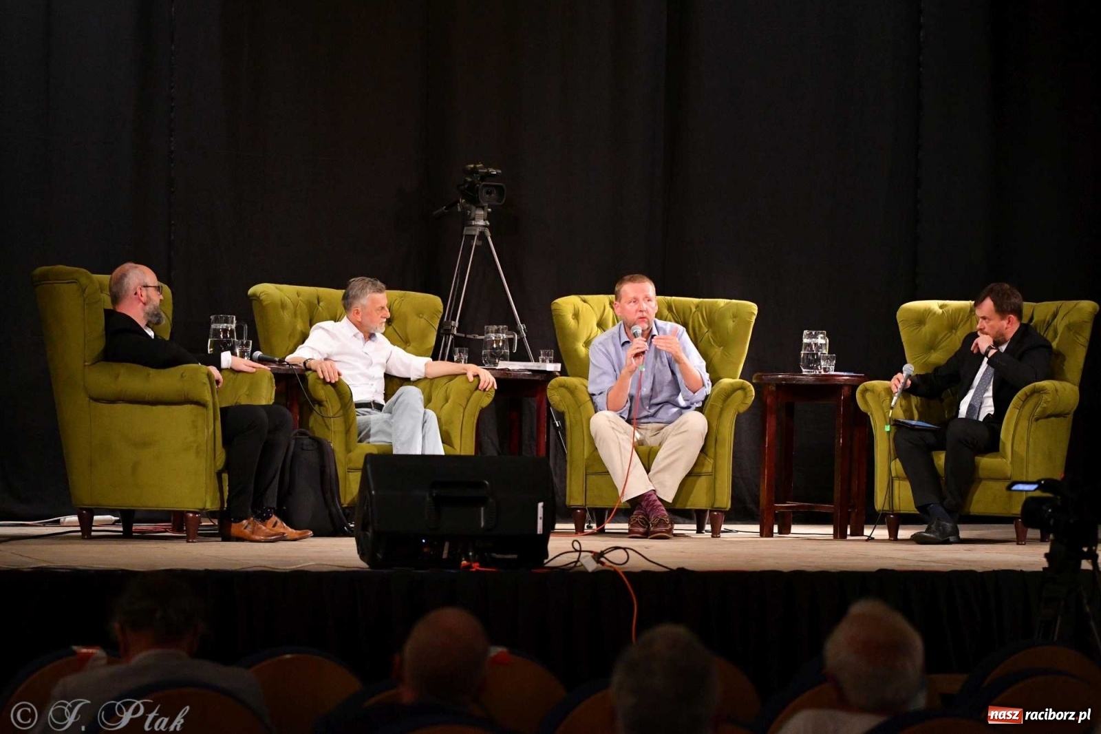 Zdjęcie w galerii na portalu naszraciborz.pl: Migalski vs Zybertowicz. Wyborcza debata w Strzesze [FOTO i WIDEO] wiadomości z regionu