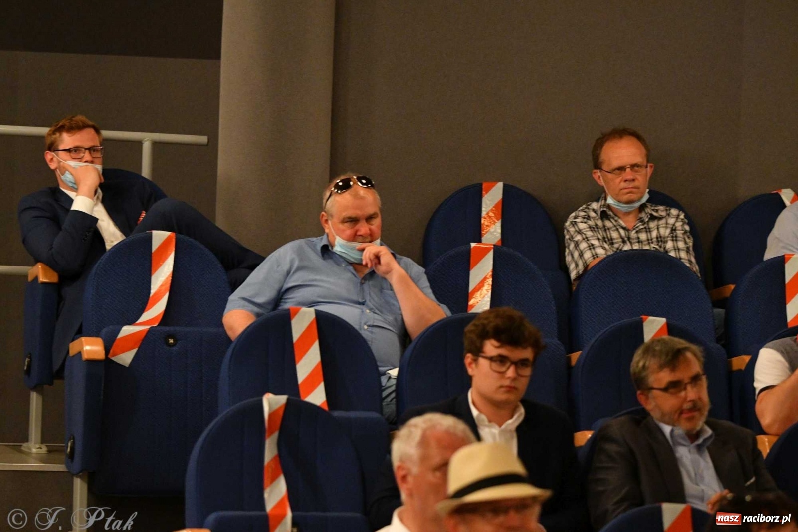 Zdjęcie w galerii na portalu naszraciborz.pl: Migalski vs Zybertowicz. Wyborcza debata w Strzesze [FOTO i WIDEO] wiadomości z regionu