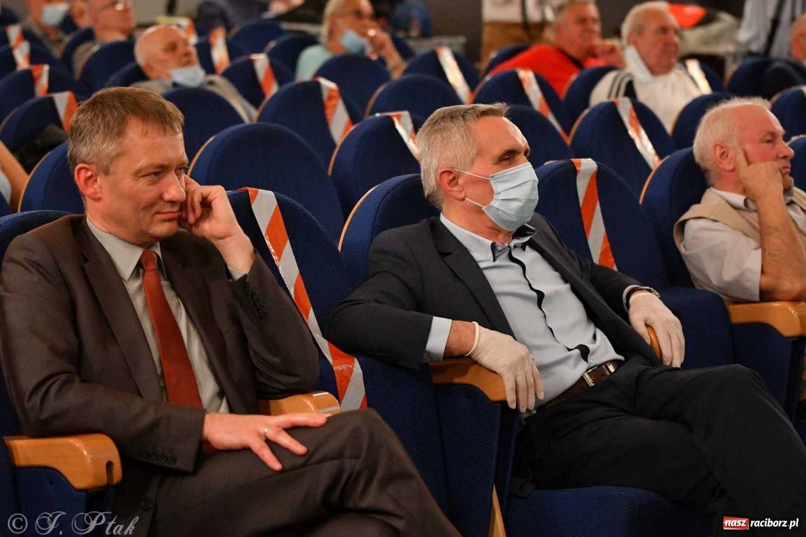 Zdjęcie w galerii na portalu naszraciborz.pl: Migalski vs Zybertowicz. Wyborcza debata w Strzesze [FOTO i WIDEO] wiadomości z regionu