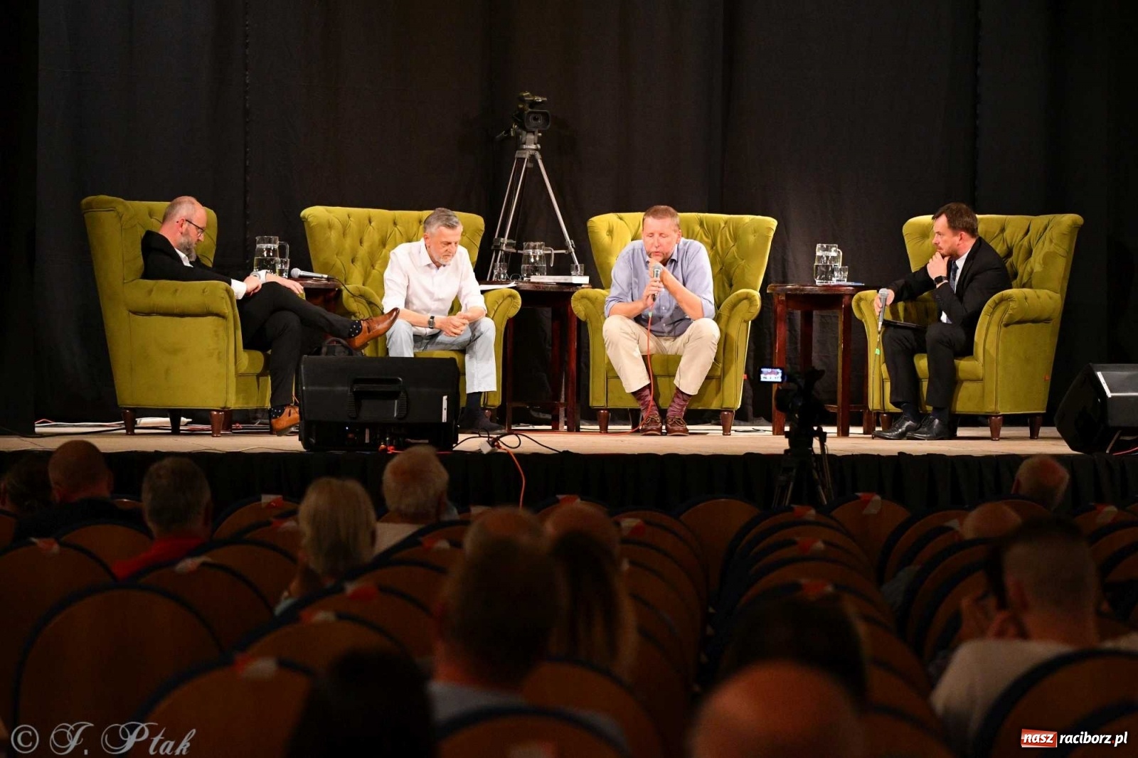 Zdjęcie w galerii na portalu naszraciborz.pl: Migalski vs Zybertowicz. Wyborcza debata w Strzesze [FOTO i WIDEO] wiadomości z regionu