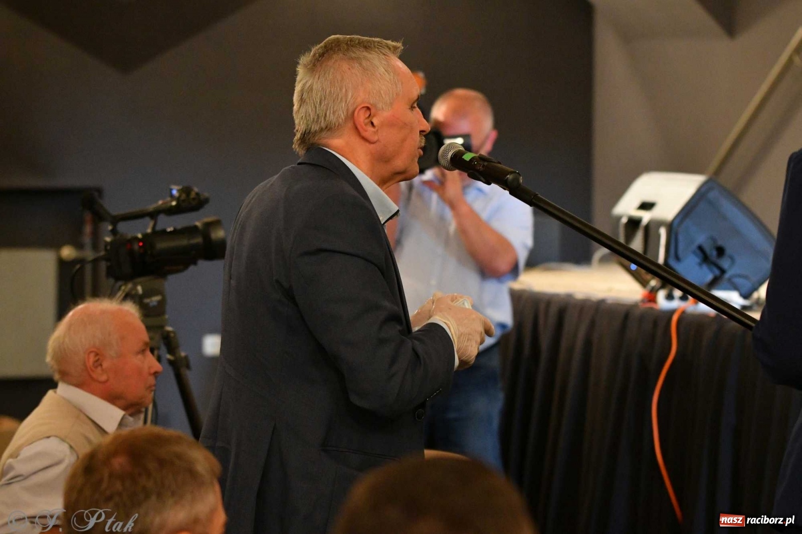 Zdjęcie w galerii na portalu naszraciborz.pl: Migalski vs Zybertowicz. Wyborcza debata w Strzesze [FOTO i WIDEO] wiadomości z regionu