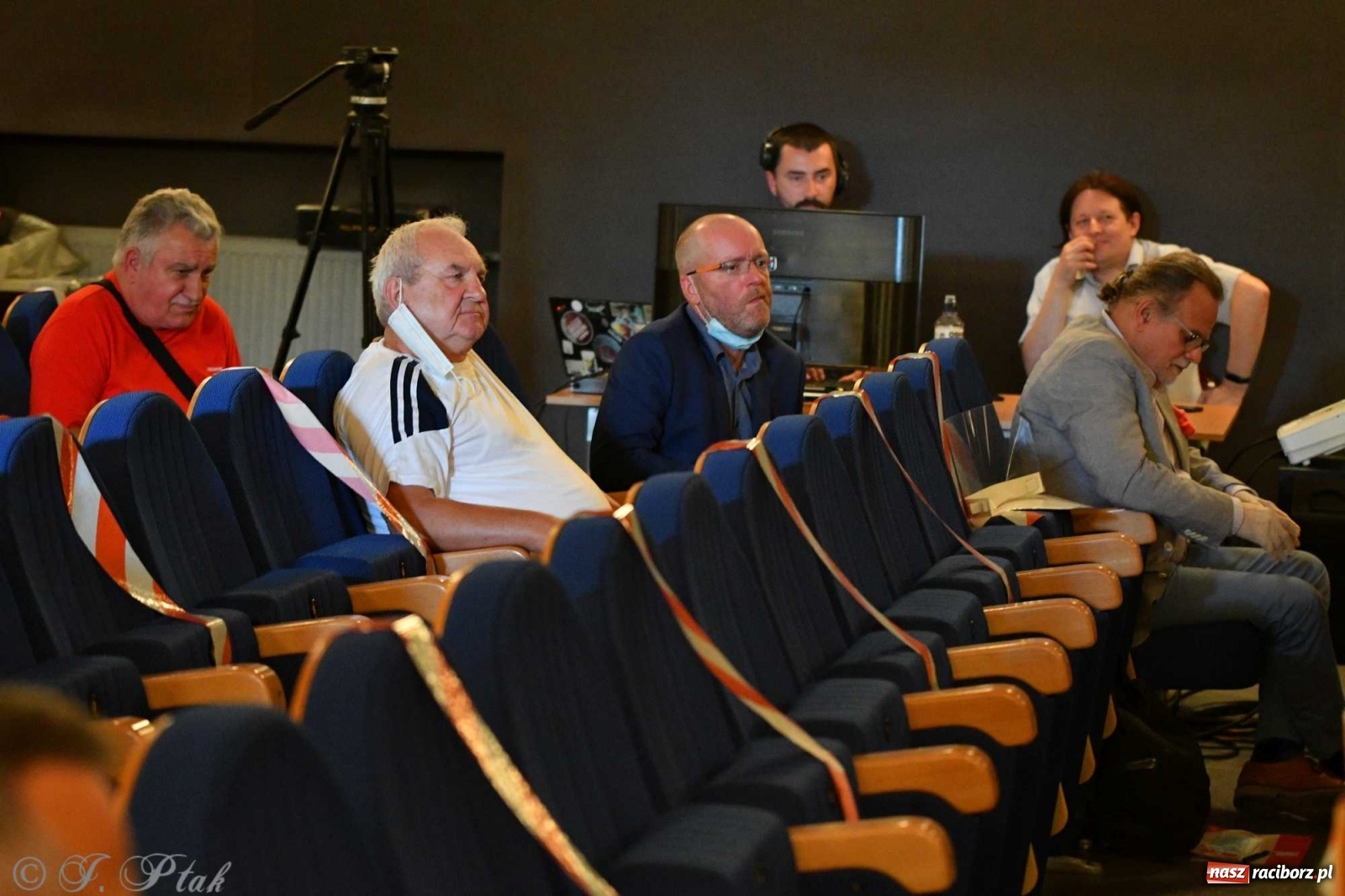 Zdjęcie w galerii na portalu naszraciborz.pl: Migalski vs Zybertowicz. Wyborcza debata w Strzesze [FOTO i WIDEO] wiadomości z regionu