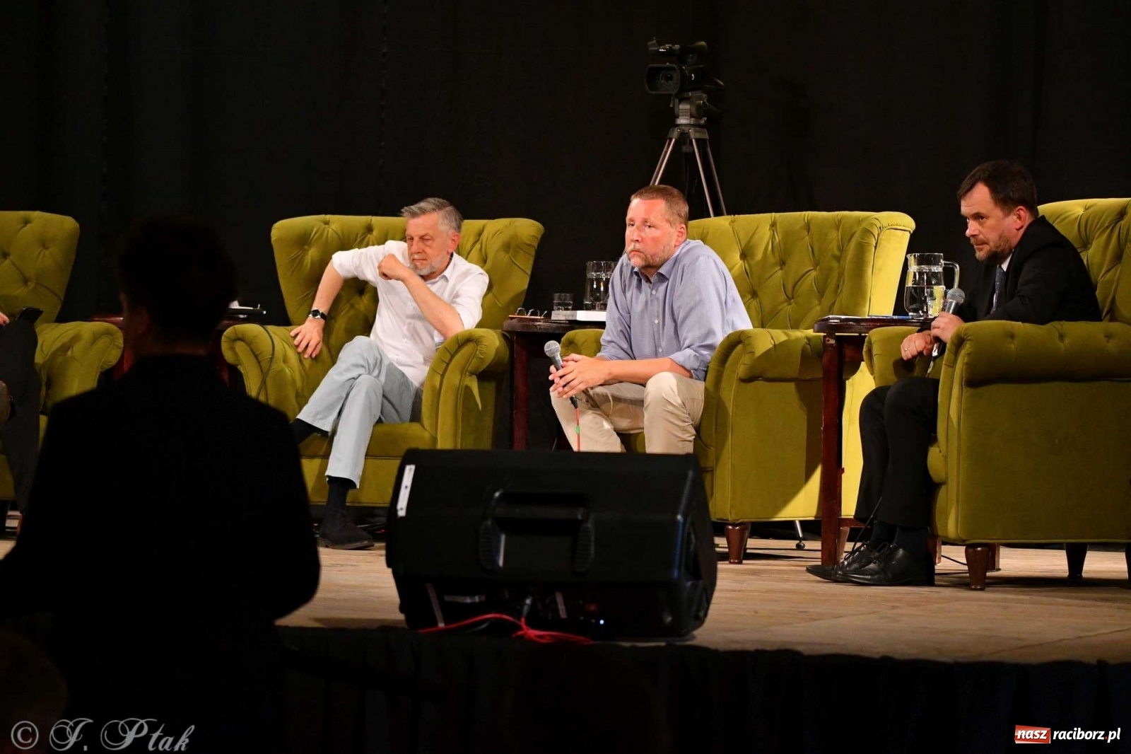Zdjęcie w galerii na portalu naszraciborz.pl: Migalski vs Zybertowicz. Wyborcza debata w Strzesze [FOTO i WIDEO] wiadomości z regionu