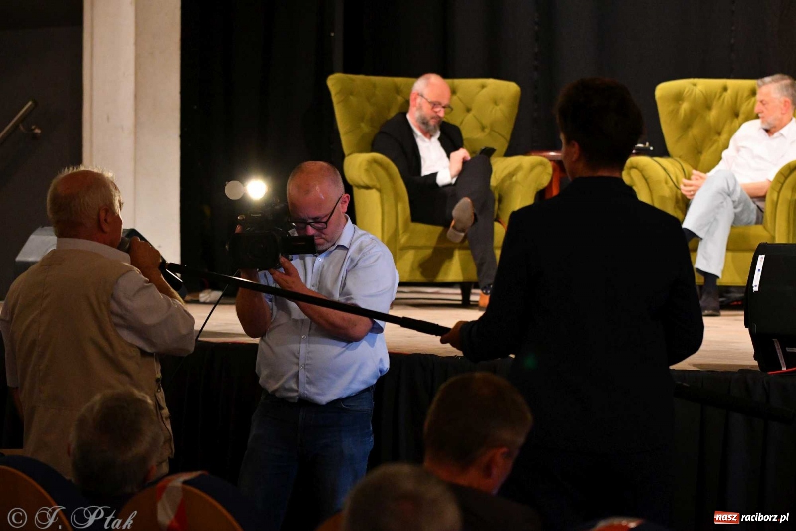 Zdjęcie w galerii na portalu naszraciborz.pl: Migalski vs Zybertowicz. Wyborcza debata w Strzesze [FOTO i WIDEO] wiadomości z regionu