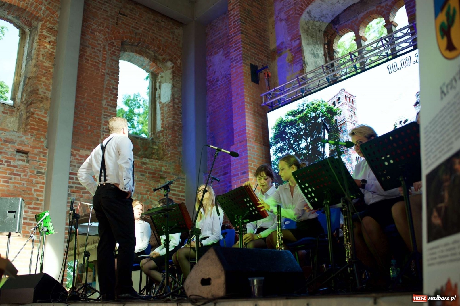 Zdjęcie w galerii na portalu naszraciborz.pl: Rewitalizacja ruin zamku w Tworkowie na wideo wiadomości z regionu