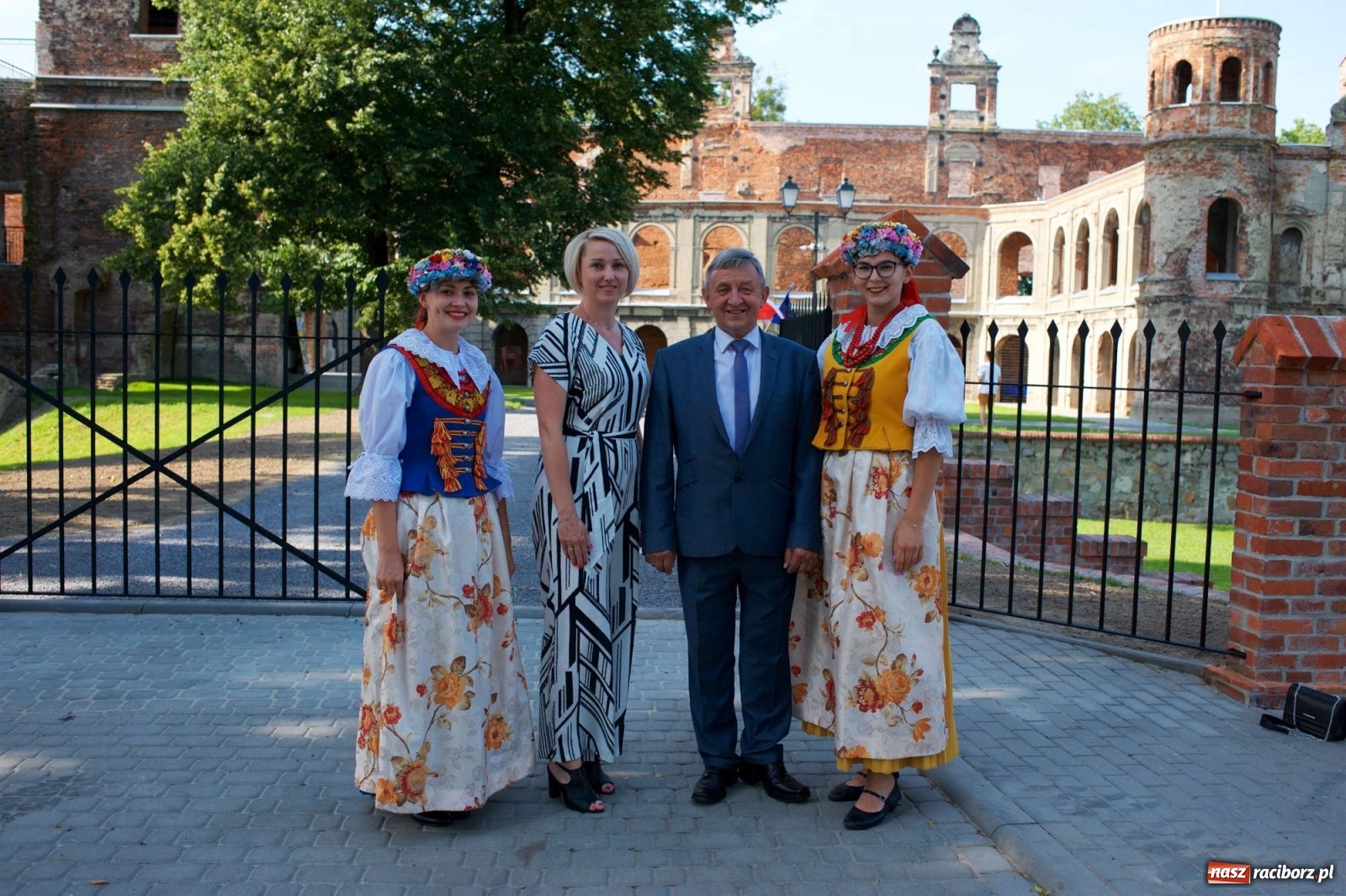 Zdjęcie w galerii na portalu naszraciborz.pl: Rewitalizacja ruin zamku w Tworkowie na wideo wiadomości z regionu