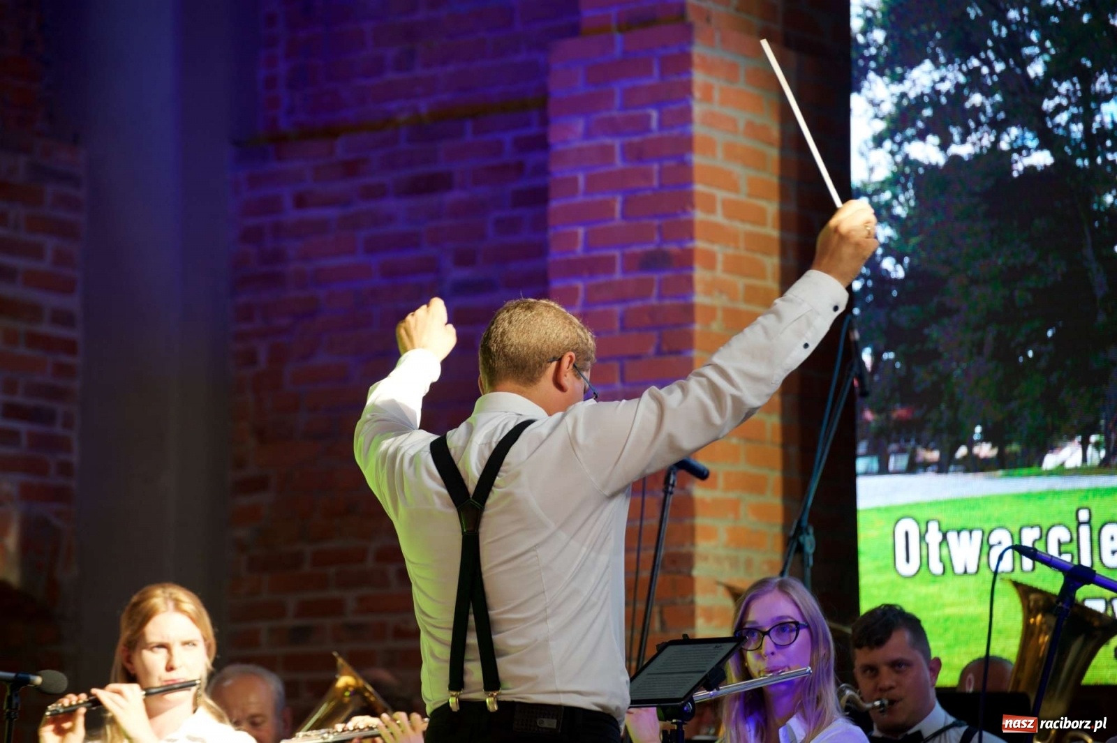 Zdjęcie w galerii na portalu naszraciborz.pl: Rewitalizacja ruin zamku w Tworkowie na wideo wiadomości z regionu