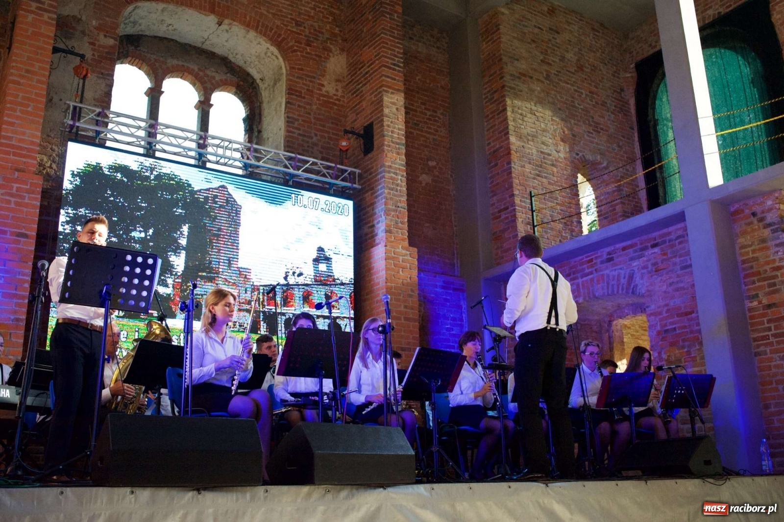 Zdjęcie w galerii na portalu naszraciborz.pl: Rewitalizacja ruin zamku w Tworkowie na wideo wiadomości z regionu