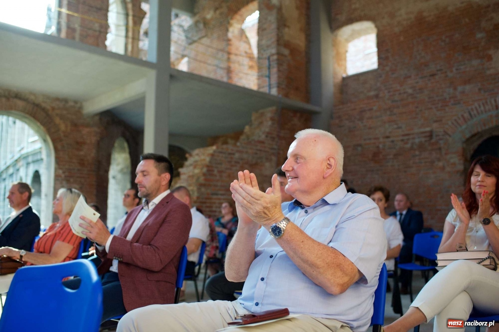 Zdjęcie w galerii na portalu naszraciborz.pl: Rewitalizacja ruin zamku w Tworkowie na wideo wiadomości z regionu
