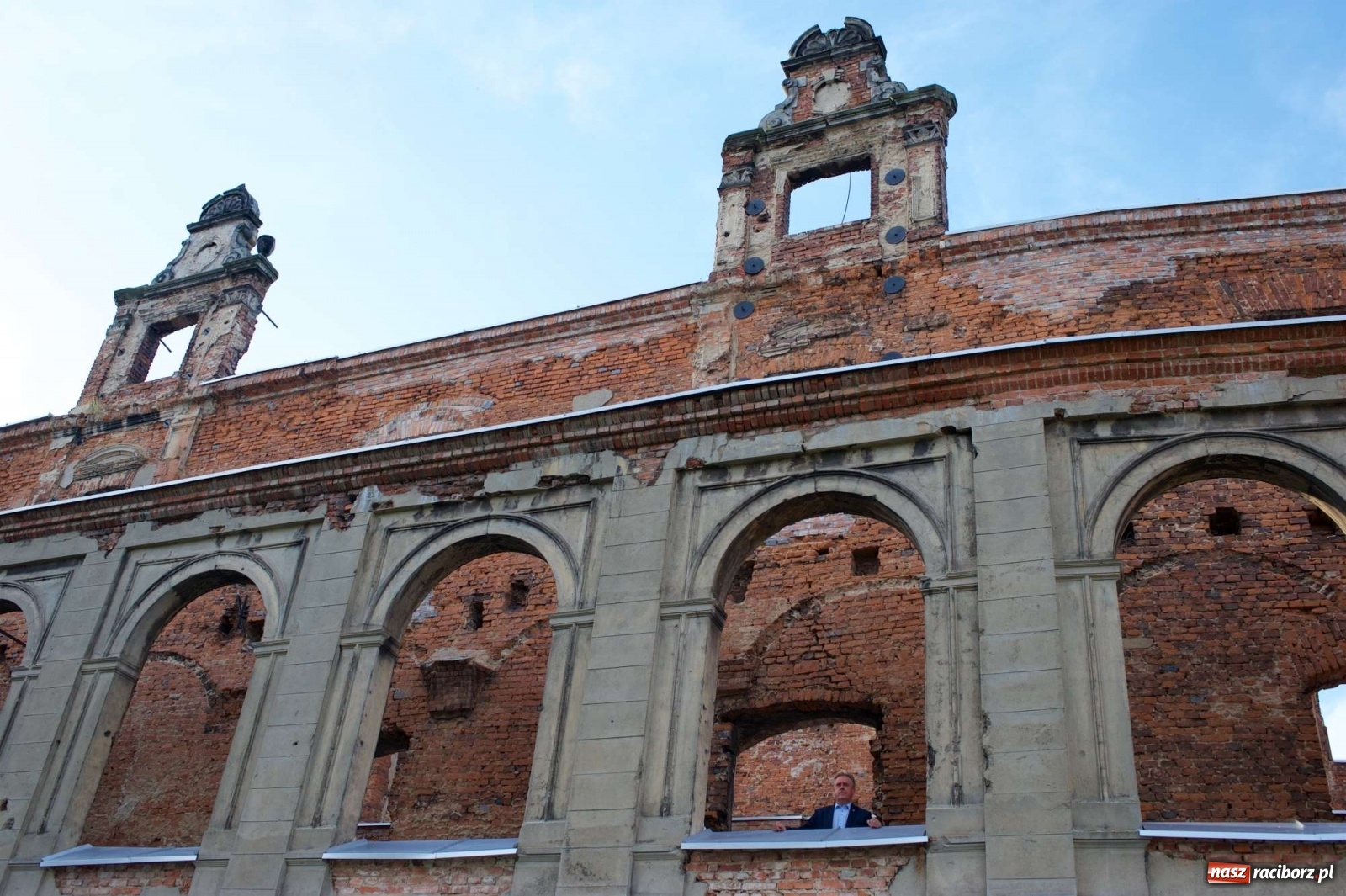 Zdjęcie w galerii na portalu naszraciborz.pl: Rewitalizacja ruin zamku w Tworkowie na wideo wiadomości z regionu