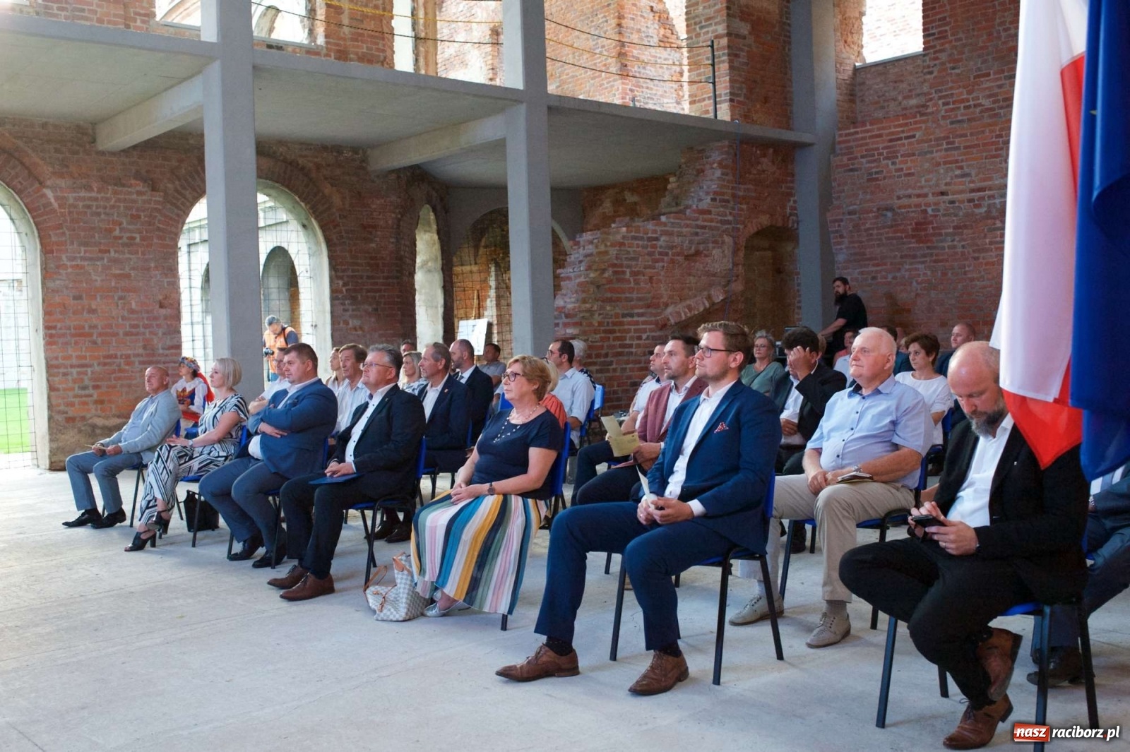 Zdjęcie w galerii na portalu naszraciborz.pl: Rewitalizacja ruin zamku w Tworkowie na wideo wiadomości z regionu