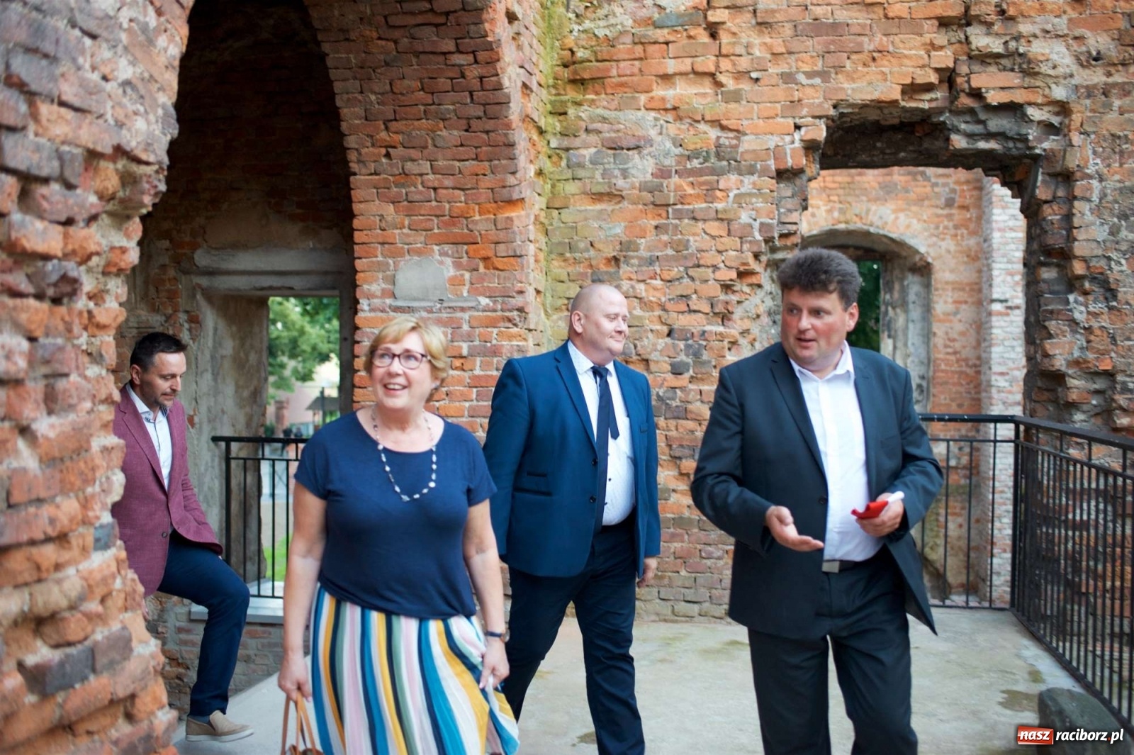 Zdjęcie w galerii na portalu naszraciborz.pl: Rewitalizacja ruin zamku w Tworkowie na wideo wiadomości z regionu