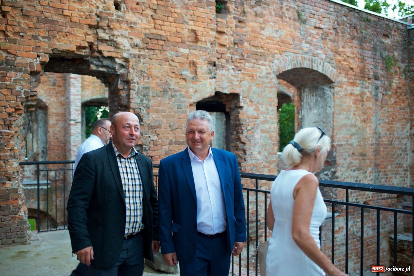 Zdjęcie w galerii na portalu naszraciborz.pl: Rewitalizacja ruin zamku w Tworkowie na wideo wiadomości z regionu