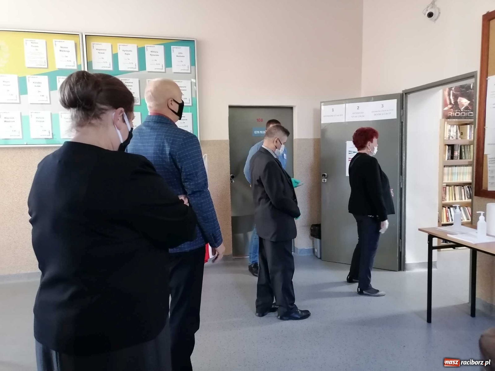 Zdjęcie w galerii na portalu naszraciborz.pl: Frekwencja w Raciborzu i powiecie raciborskim [na godz. 12.00]. Jest wyższa niż 28 czerwca! wiadomości z regionu