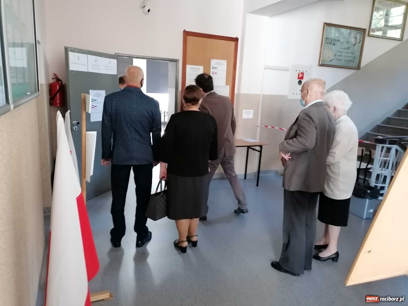 Zdjęcie w galerii na portalu naszraciborz.pl: Frekwencja w Raciborzu i powiecie raciborskim [na godz. 12.00]. Jest wyższa niż 28 czerwca! wiadomości z regionu