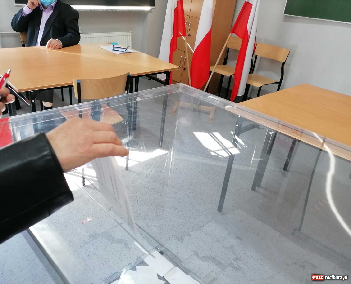 Zdjęcie w galerii na portalu naszraciborz.pl: Frekwencja w Raciborzu i powiecie raciborskim [na godz. 12.00]. Jest wyższa niż 28 czerwca! wiadomości z regionu