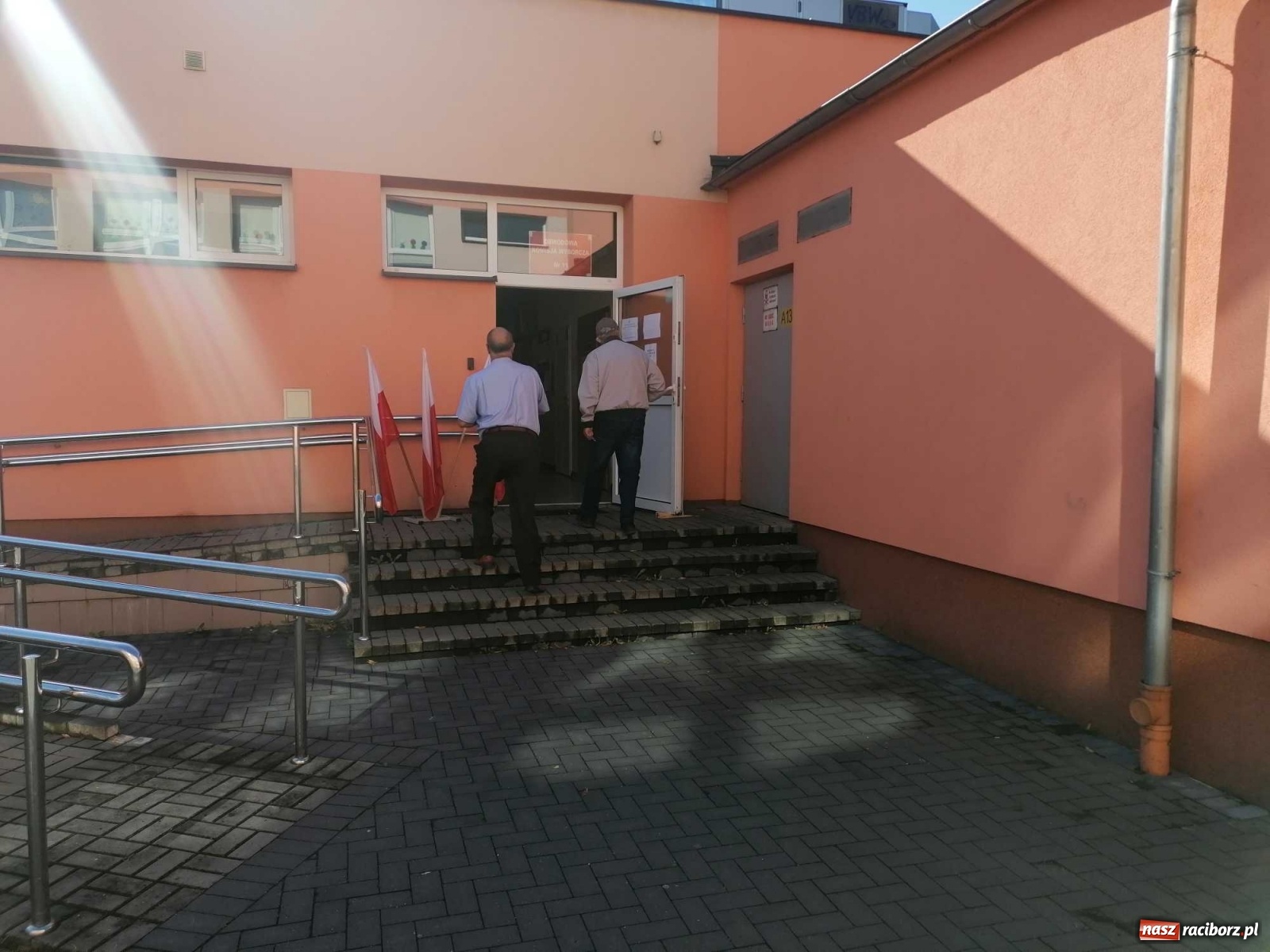 Zdjęcie w galerii na portalu naszraciborz.pl: Frekwencja w Raciborzu i powiecie raciborskim [na godz. 12.00]. Jest wyższa niż 28 czerwca! wiadomości z regionu