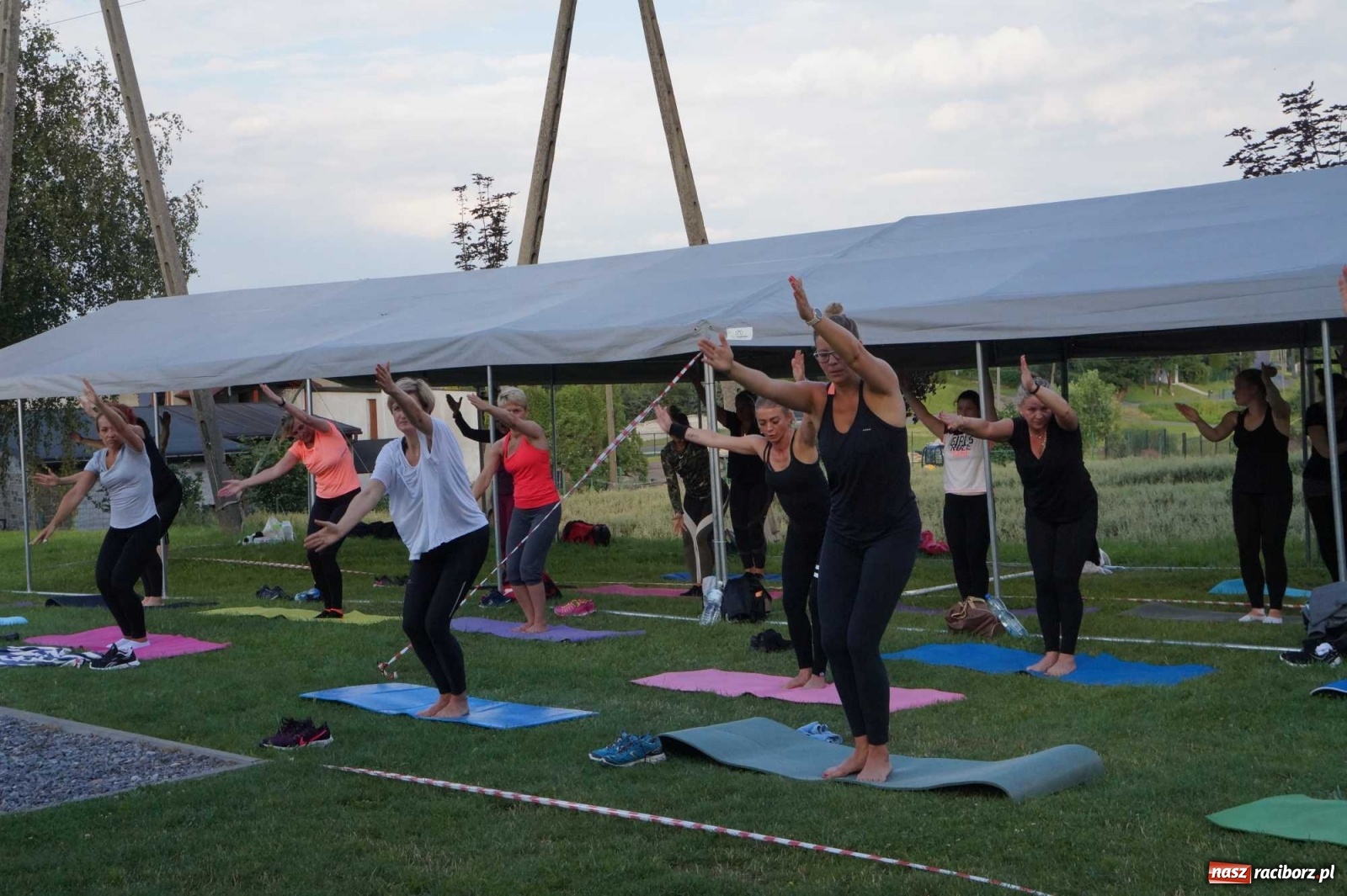Zdjęcie w galerii na portalu naszraciborz.pl: I Wieczorny Półmaraton Fitness w GOK Kornowac wiadomości z regionu