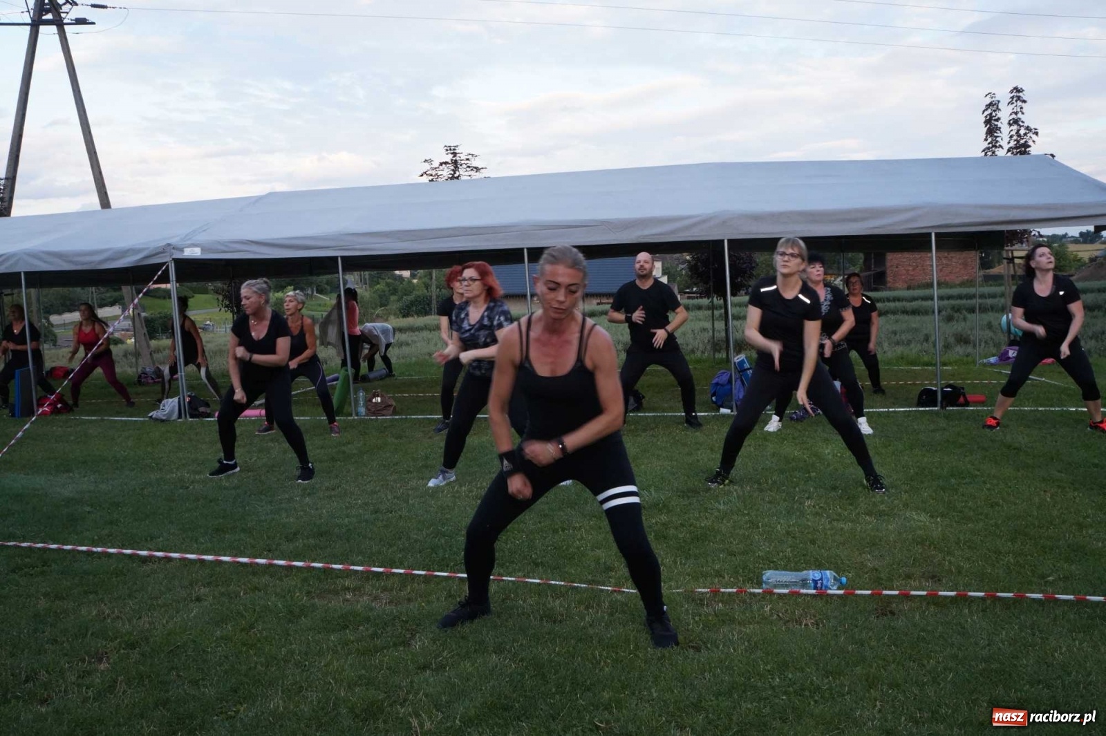 Zdjęcie w galerii na portalu naszraciborz.pl: I Wieczorny Półmaraton Fitness w GOK Kornowac wiadomości z regionu