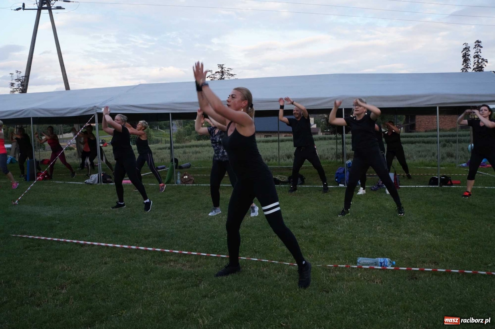 Zdjęcie w galerii na portalu naszraciborz.pl: I Wieczorny Półmaraton Fitness w GOK Kornowac wiadomości z regionu