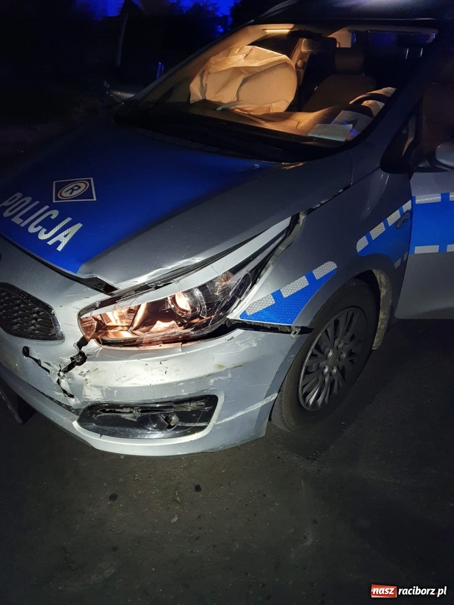 Zdjęcie w galerii na portalu naszraciborz.pl: Nocny pościg ulicami Raciborza i wypadek z udziałem radiowozu [FOTO]  wiadomości z regionu