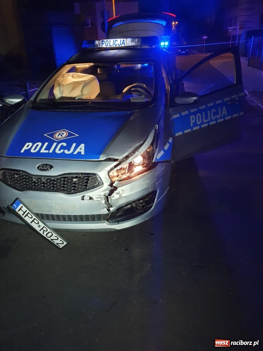 Zdjęcie w galerii na portalu naszraciborz.pl: Nocny pościg ulicami Raciborza i wypadek z udziałem radiowozu [FOTO]  wiadomości z regionu