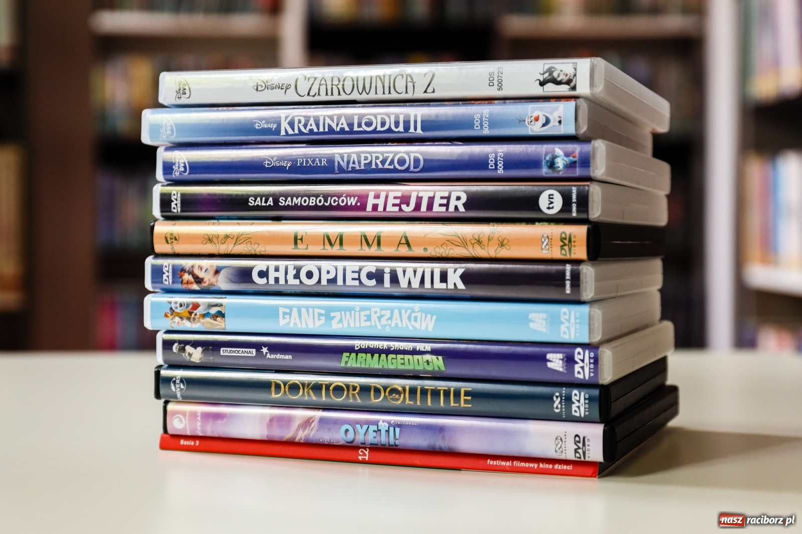 Zdjęcie w galerii na portalu naszraciborz.pl: Biblioteczne półki na nowy tydzień wiadomości z regionu